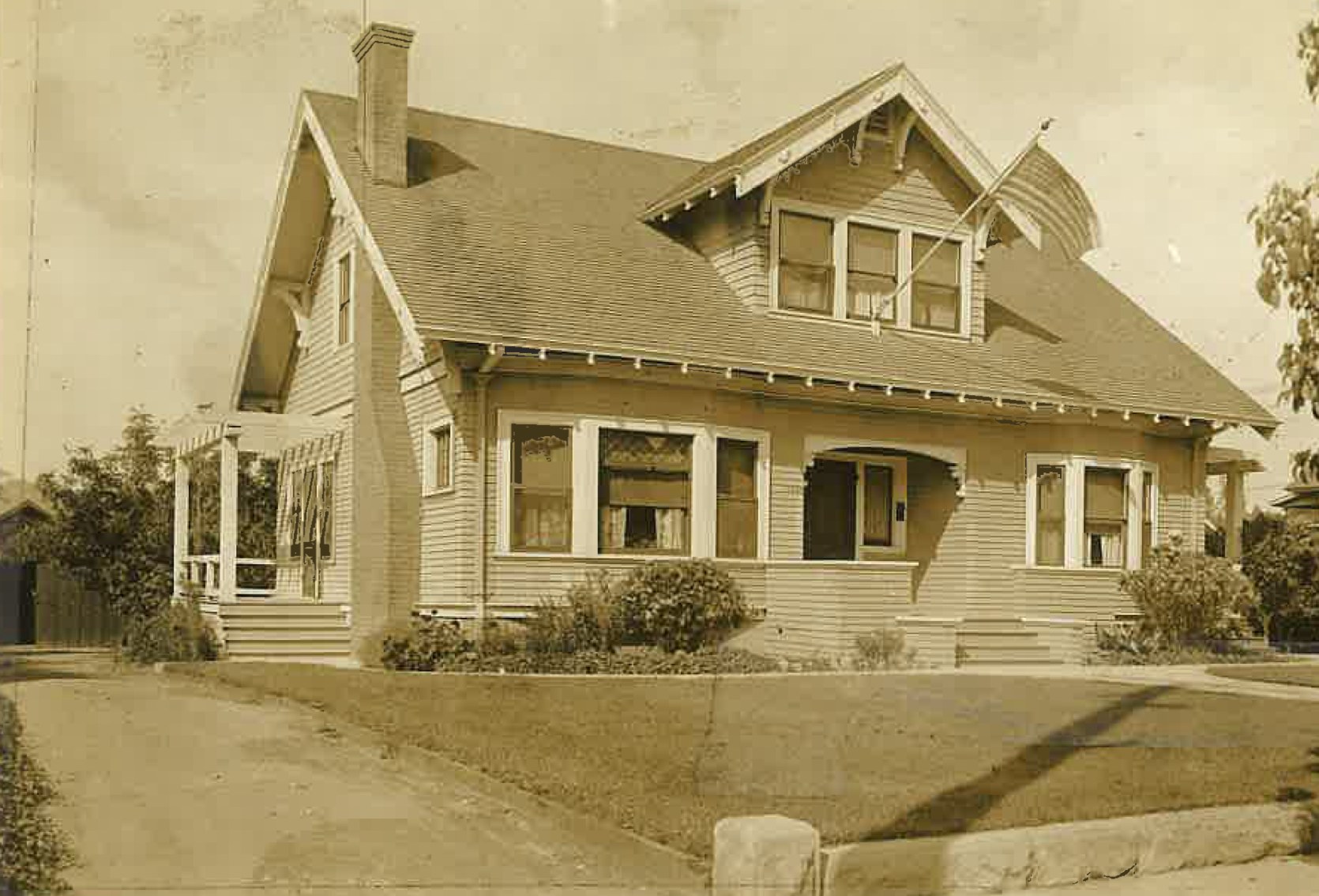 1327 Bath Street photographed circa 1915, showing the original Craftsman exterior