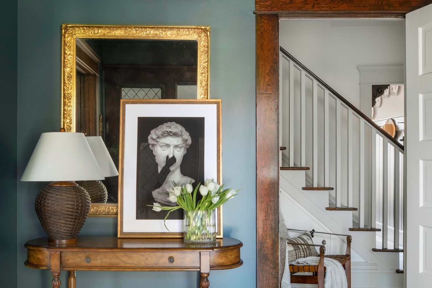 The entry and foyer of The Craft House Inn