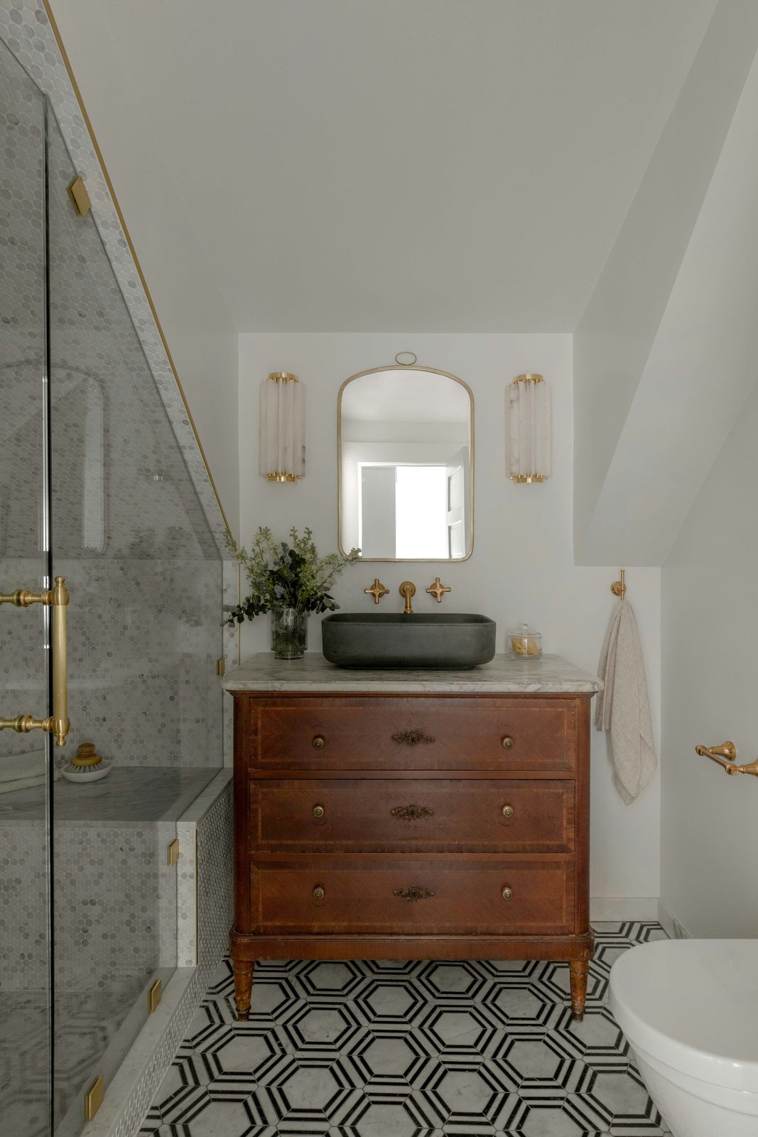 The Granada Room bath detail