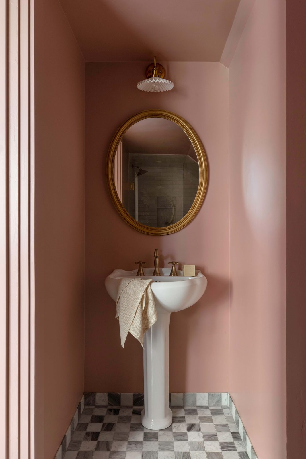 The Rose Room bath detail